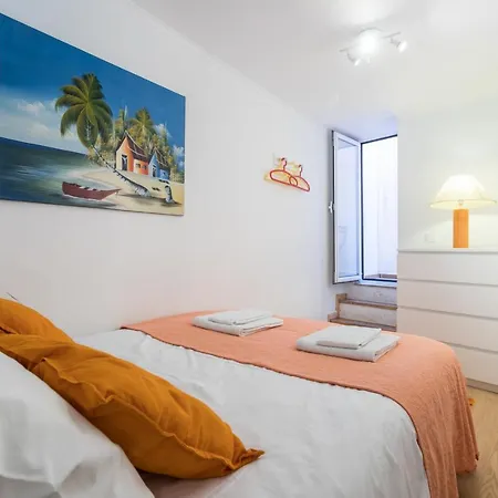 Apartment Cozy Loft Silencioso A Graca Lisbon