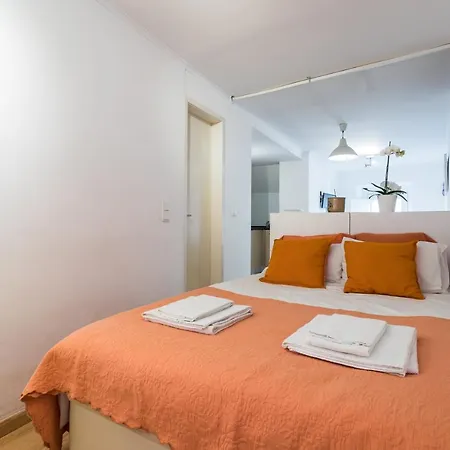 Cozy Loft Silencioso A Graca Апартаменты Лиссабон